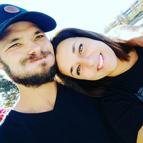 Profile Picture of Amanda Embleton (@pandaa16) on Poshmark