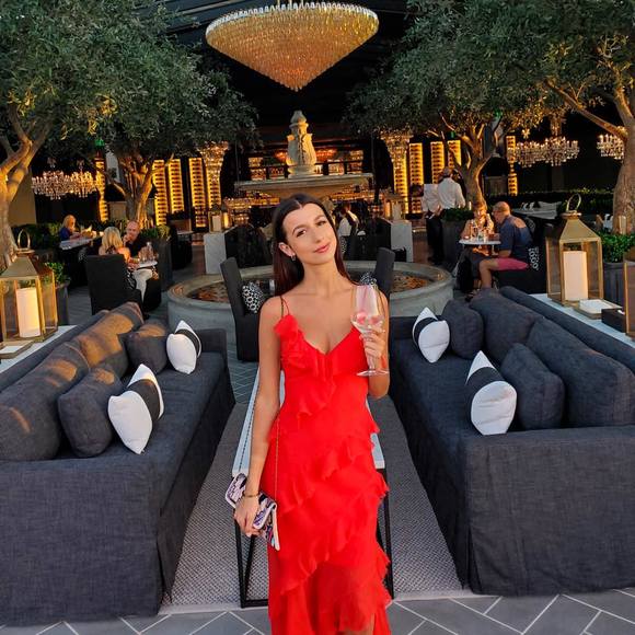 Profile Picture of Sarah Getrost (@sarahjessiica) on Poshmark