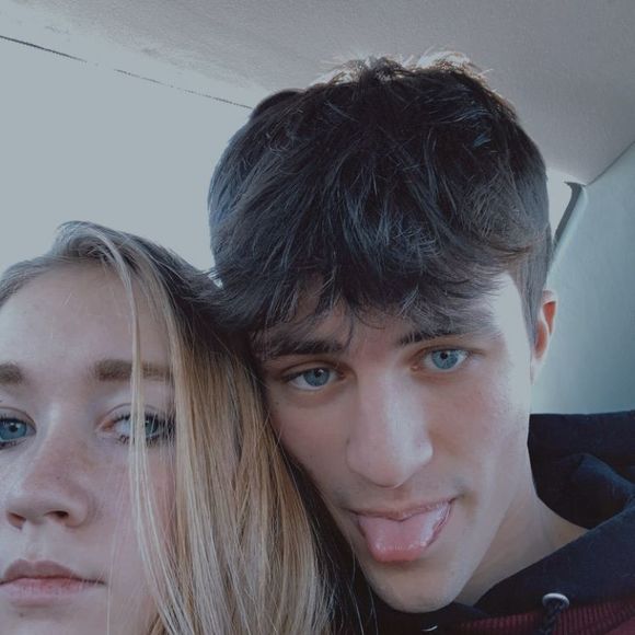 Profile Picture of Austin Dunks (@austindunks) on Poshmark