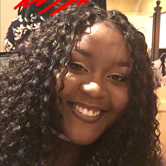 Profile Picture of Kendra Vincent (@kamour) on Poshmark