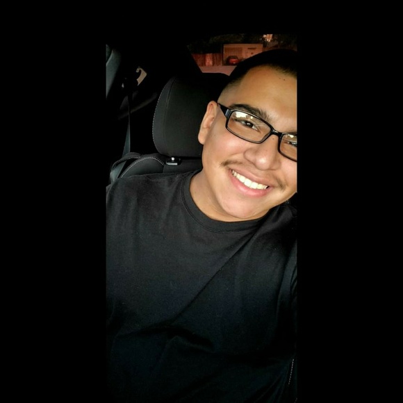 Profile Picture of Paul Zaragoza (@paulzaragoza23) on Poshmark