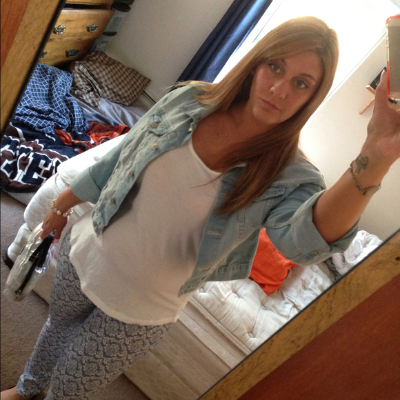 Profile Picture of Ashly Lupinacci (@ashlywray) on Poshmark