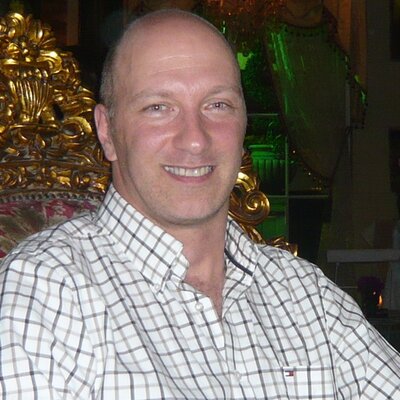 Profile Picture of Bernard Knight (@handsbybarn) on Twitter