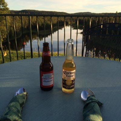 Profile Picture of Leah Hackett (@leahtjhackett) on Twitter