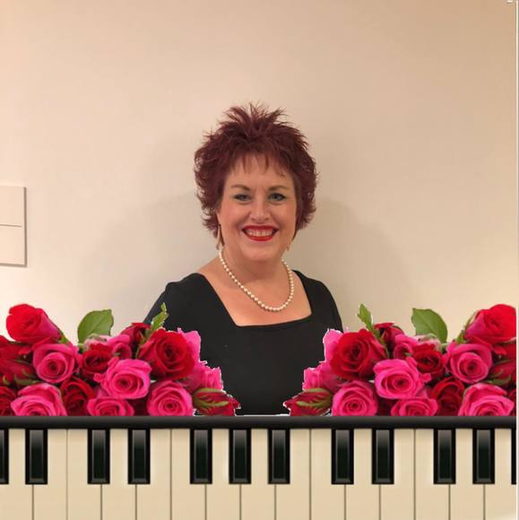 Profile Picture of Lisa Madaffer (@lmadaffer) on Poshmark