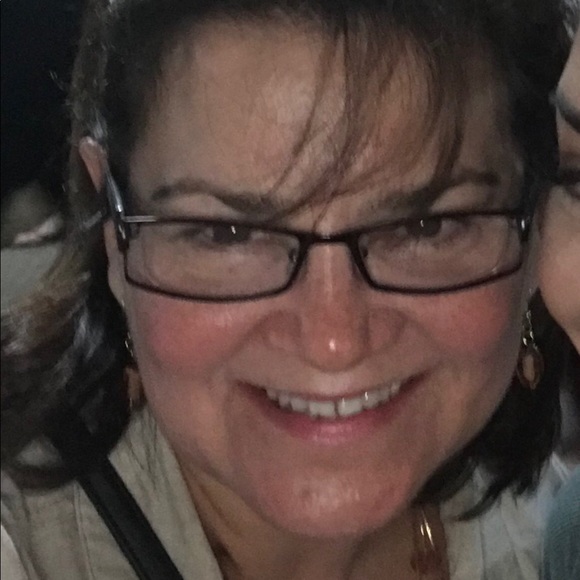 Profile Picture of Annie Stefanelli (@annstef) on Poshmark