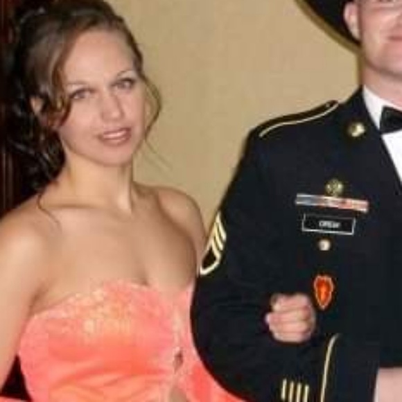 Profile Picture of Lisa marie Sublette (@braziwaiian) on Poshmark