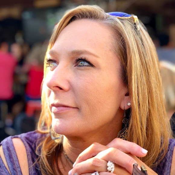 Profile Picture of Shay Morgan (@shaymo17) on Poshmark