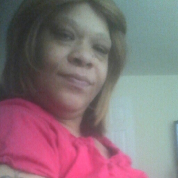 Profile Picture of Shamer Moore (@shamilla34) on Poshmark