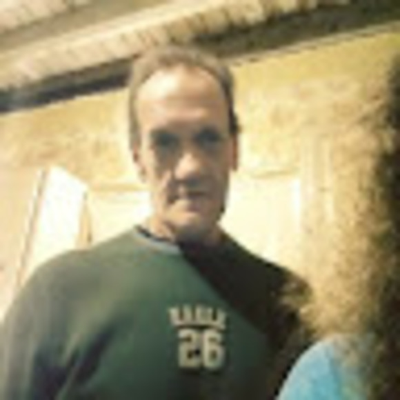 Profile Picture of Paul Sinn (@paulsinn81) on Poshmark