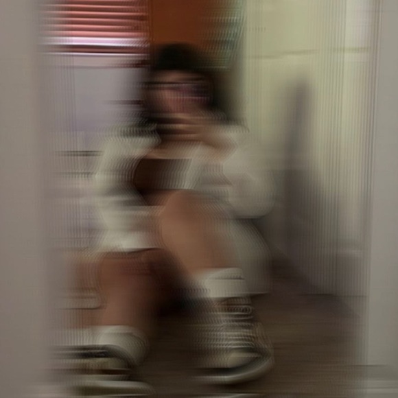 Profile Picture of Mia Glauber (@mia870) on Poshmark