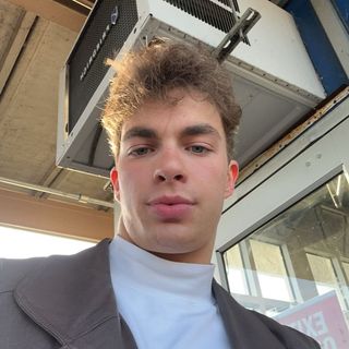 Profile Picture of Peter Samuelson ⚡️ (@petersamuelson_) on Instagram