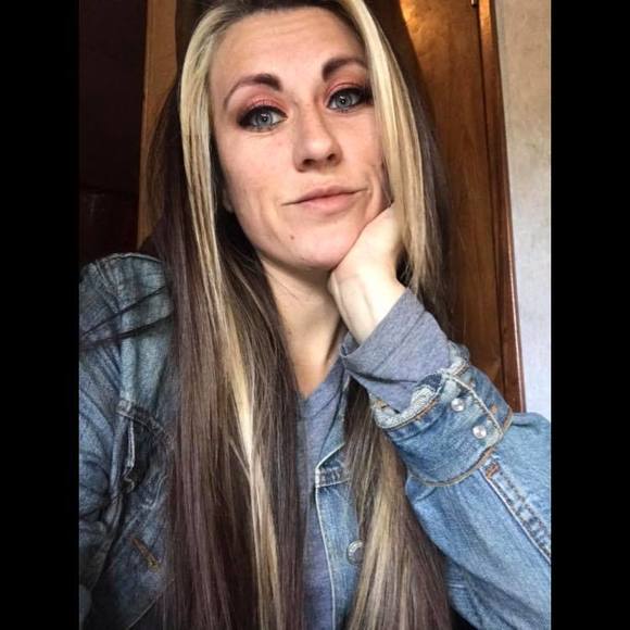 Profile Picture of Chloé Baer (@mschloerose) on Poshmark