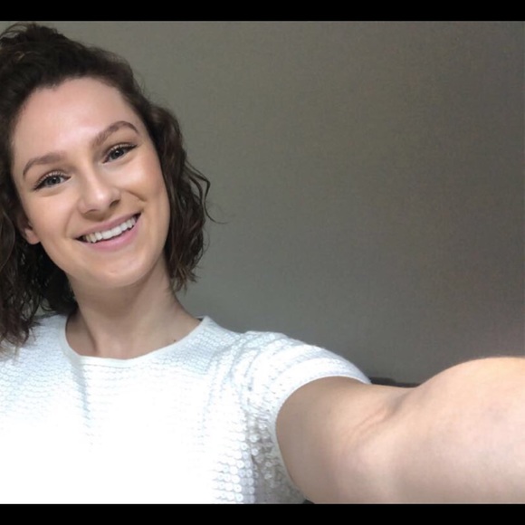 Profile Picture of Anna Argyropoulos (@anna_olga) on Poshmark