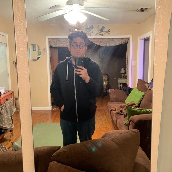 Profile Picture of Raoul Galavis (@razah202) on Poshmark