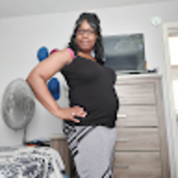 Profile Picture of Chakika Lowther (@chakikalowther) on Poshmark