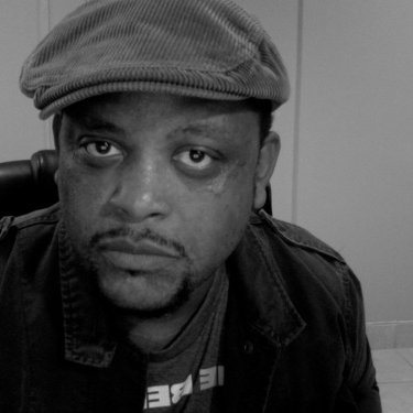 Profile Picture of Andrew J Burrows (@DrewUnscripted) on Twitter