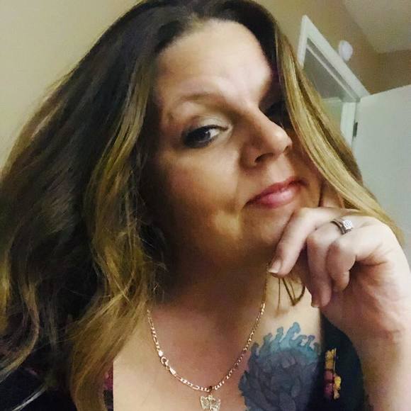 Profile Picture of Angela Bozeman (@am2111981) on Poshmark