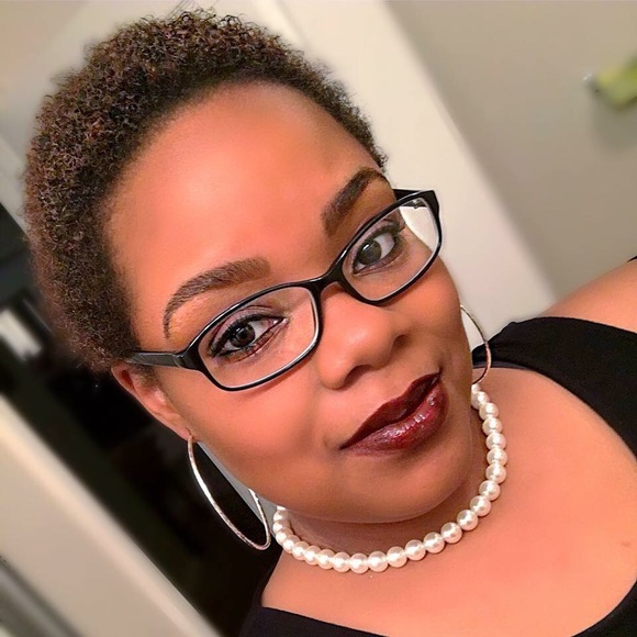 Profile Picture of Sherrie Cochran (@sherrie_denise) on Poshmark