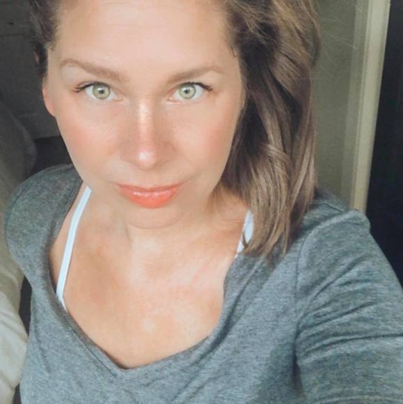 Profile Picture of Rosanna Gray (@rosanna_white) on Poshmark