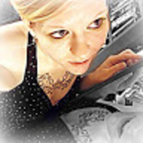 Profile Picture of Adrienne Radicalstateart (@radicalstateart) on Poshmark