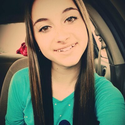 Profile Picture of Emily Rose Guyer (@e_m_i_l_y_14) on Twitter