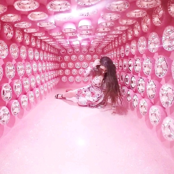 Profile Picture of Danielle Schmergel (@schmergel) on Poshmark