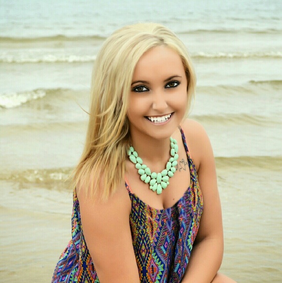 Profile Picture of Alisa Hoerth (@alisah23) on Poshmark