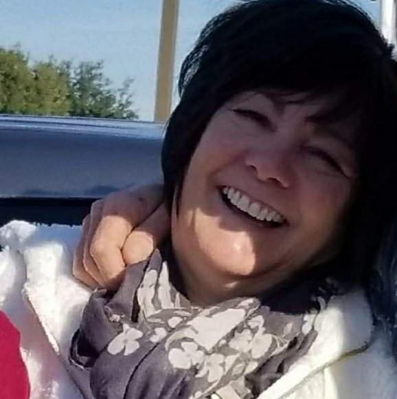 Profile Picture of Lisa Banaszek (@lbanaszek) on Poshmark