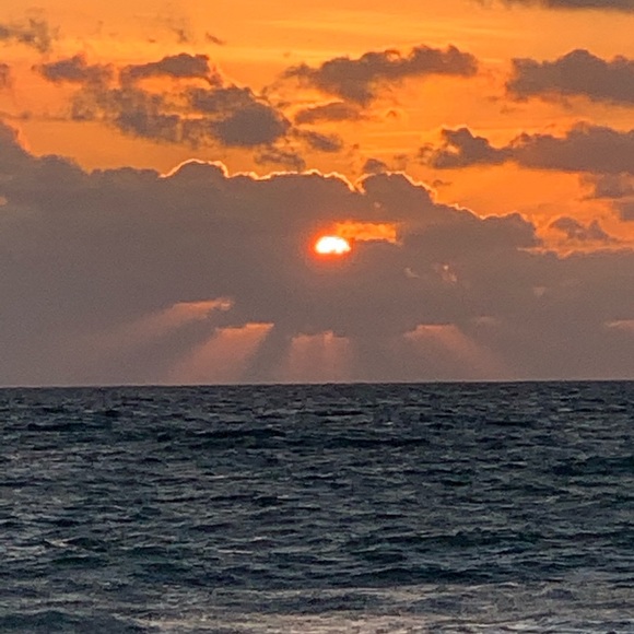 Profile Picture of Rebecca Ponitz (@rebeccapon) on Poshmark