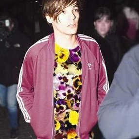 Profile Picture of Bunny Lou (@Zoi_Chris) on Twitter