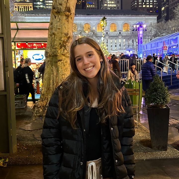 Profile Picture of cassiebrownn (@cassieebrownn) on Tiktok