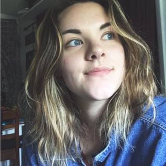 Profile Picture of Allison Downs (@allioop1396) on Poshmark