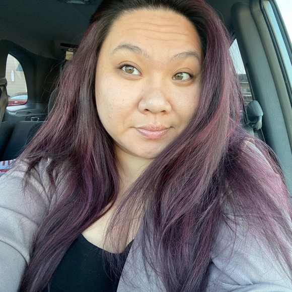 Profile Picture of Wendy Lam (@wendybabes) on Poshmark