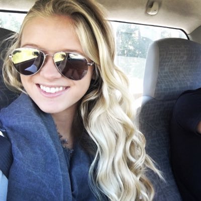 Profile Picture of Claire Ellison (@palmtreesNtaxis) on Twitter