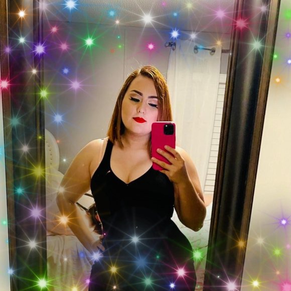 Profile Picture of Ly Merlos (@lilly19954) on Poshmark