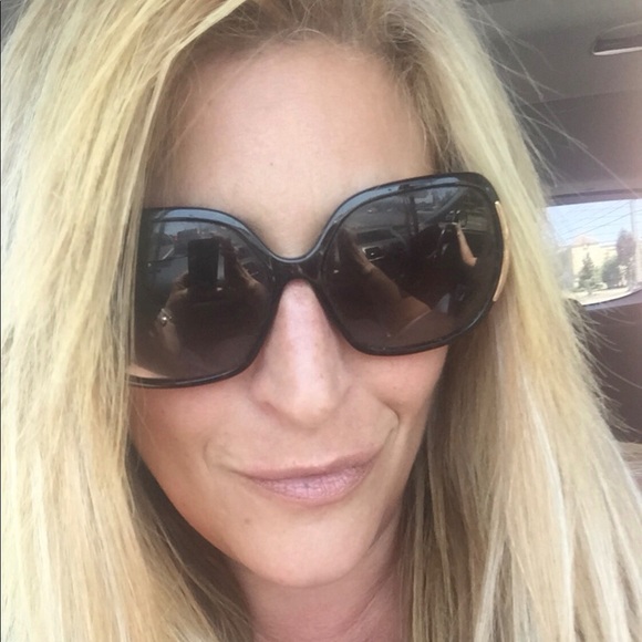 Profile Picture of Anna Sinopoli (@asinops) on Poshmark