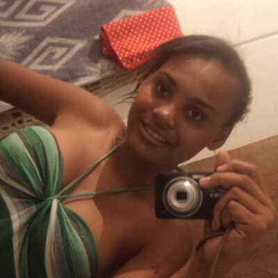 Profile Picture of Amanda Celestino (@morena_manda) on Twitter