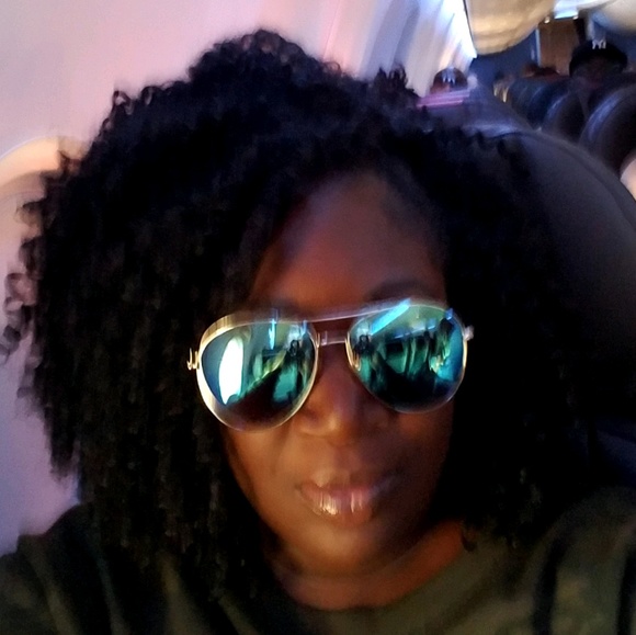 Profile Picture of Sharonda Pointer (@spointer66) on Poshmark