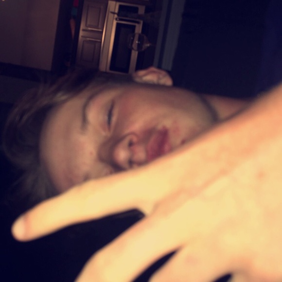 Profile Picture of Tim Curry (@timcurry18) on Poshmark