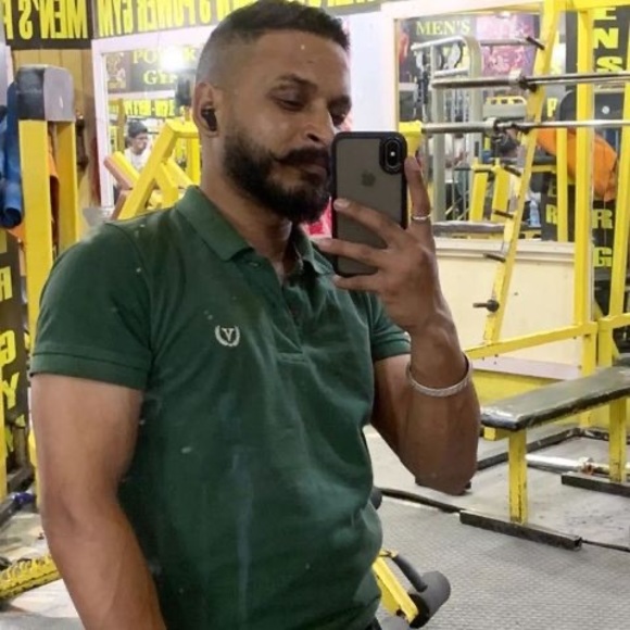 Profile Picture of Neeraj Paul (@neerajpaul27) on Poshmark