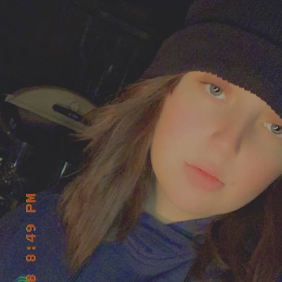Profile Picture of Mackenzie Calnek (@mackenziecalnek) on Poshmark