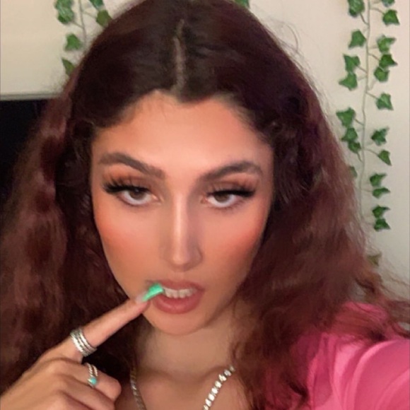 Profile Picture of Alaina James (@alainajamess) on Poshmark