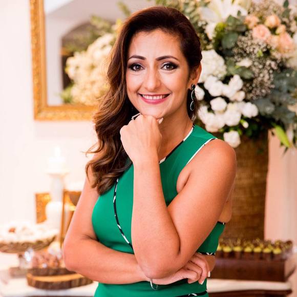 Profile Picture of Ruth Mello (@ruthwmello) on Poshmark