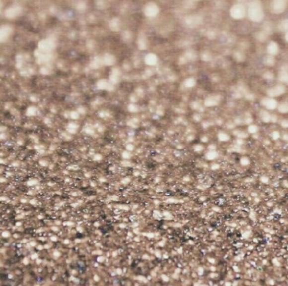 Profile Picture of Jessie Maryman (@jmaryman) on Poshmark