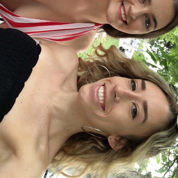 Profile Picture of ! joely Vallez (@joejoval) on Poshmark