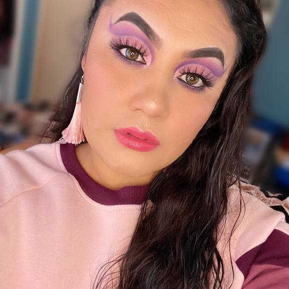 Profile Picture of De saenz Miriam (@miriamnava123) on Poshmark