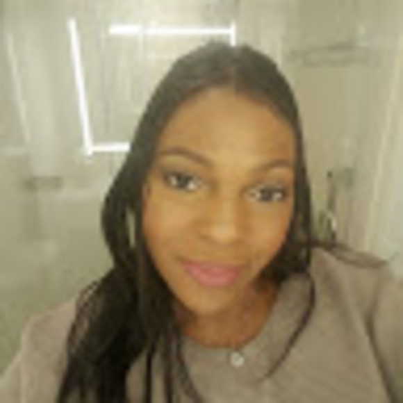 Profile Picture of Jilleian Stackhouse (@jilleianstack) on Poshmark