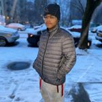 Profile Picture of John (@holupjohn) on Instagram