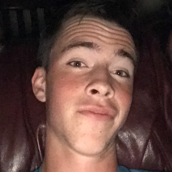 Profile Picture of Isaac Van ness (@busteroni) on Poshmark